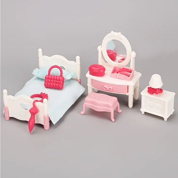 Pink and White Miniature Doll Furnishings - 1 Remaining. - Picture 6 of 15